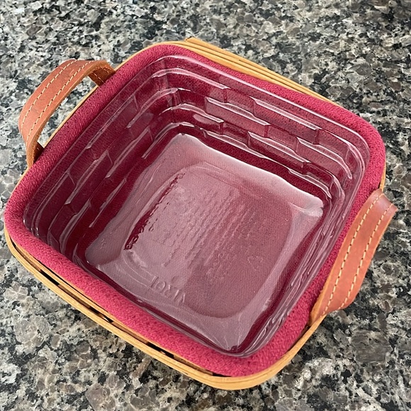 Signed Longaberger Small Berry Basket - Picture 2 of 7